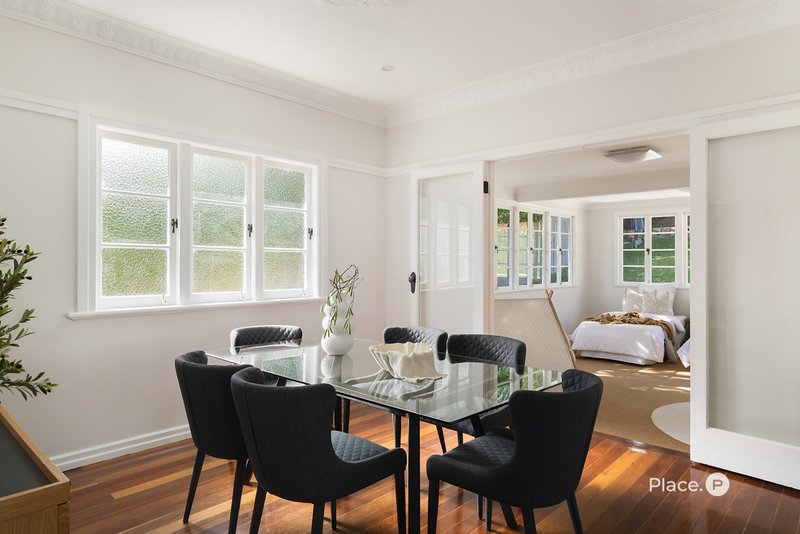 Photo - 27 Love Street, Holland Park QLD 4121 - Image 4