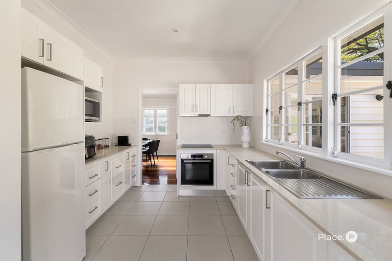 Photo - 27 Love Street, Holland Park QLD 4121 - Image 6