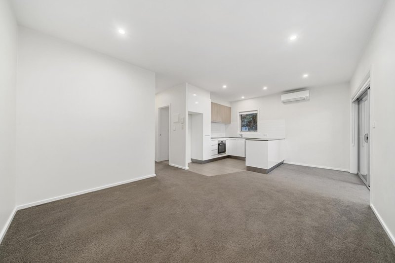 Photo - 2/7 Lowanna Street, Braddon ACT 2612 - Image 2