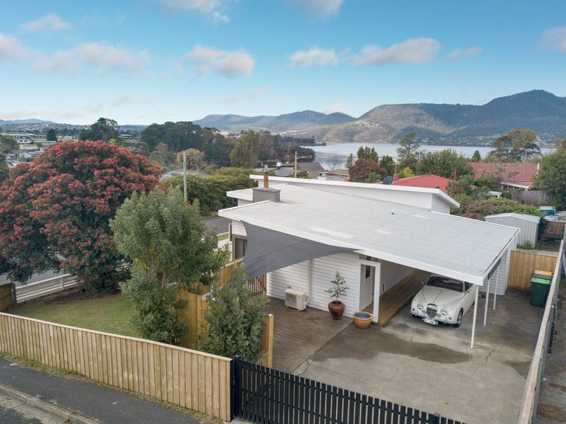 27 Lowestoft Avenue, Berriedale TAS 7011