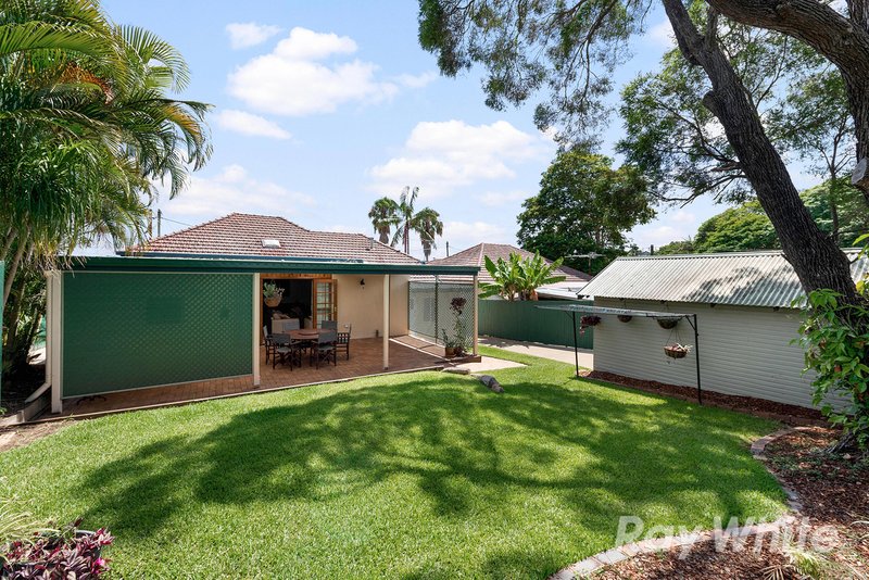 Photo - 27 Luke Street, Wavell Heights QLD 4012 - Image 2