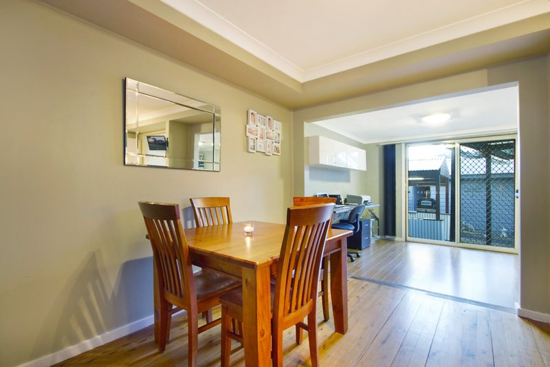 Photo - 27 Luttrell Street, Richmond NSW 2753 - Image 6