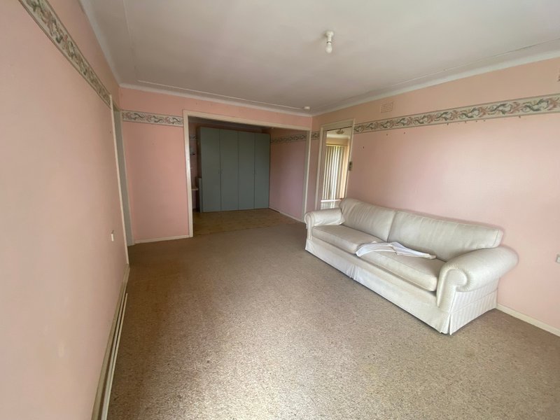 Photo - 27 Lyndley Street, Busby NSW 2168 - Image 2