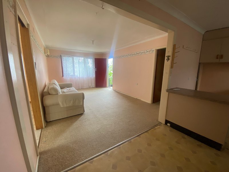 Photo - 27 Lyndley Street, Busby NSW 2168 - Image 4
