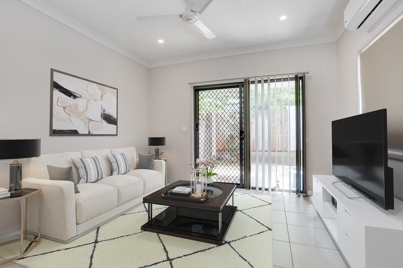 Photo - 2/7 Macbeth Street, Kingston QLD 4114 - Image 2