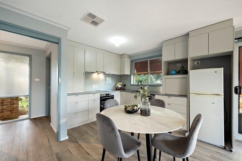Photo - 27 Magenta Square, Amaroo ACT 2914 - Image 4
