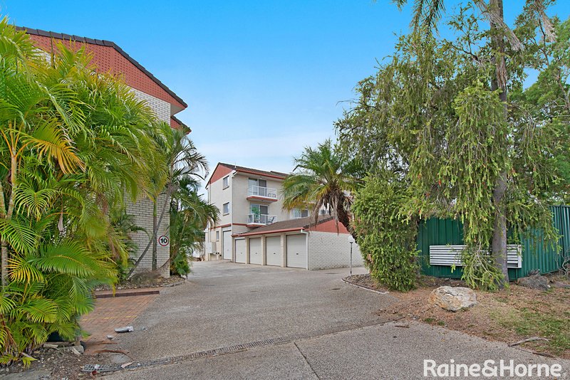 Photo - 2/7 Main Avenue, Coorparoo QLD 4151 - Image 11