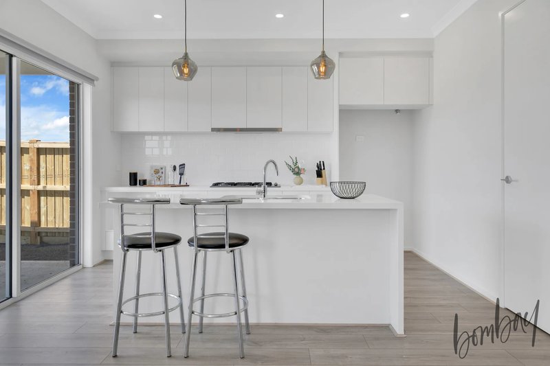 Photo - 27 Mannagum Drive, Beveridge VIC 3753 - Image 3