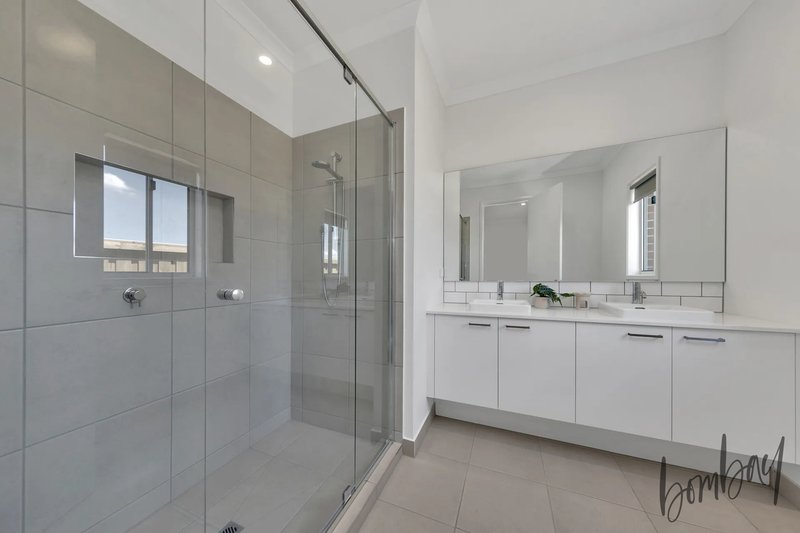 Photo - 27 Mannagum Drive, Beveridge VIC 3753 - Image 8