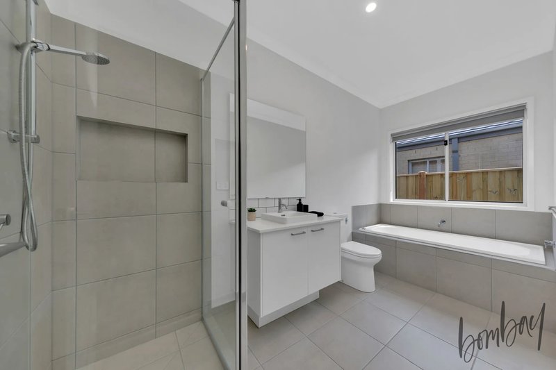 Photo - 27 Mannagum Drive, Beveridge VIC 3753 - Image 12