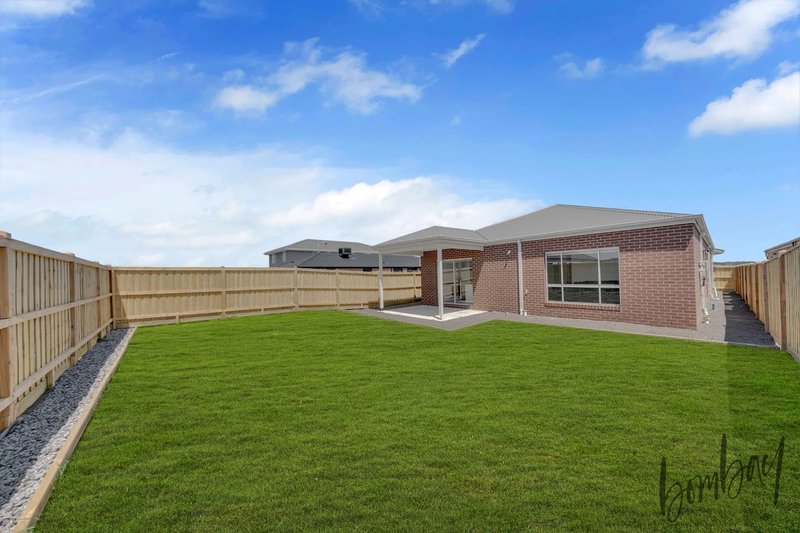 Photo - 27 Mannagum Drive, Beveridge VIC 3753 - Image 13