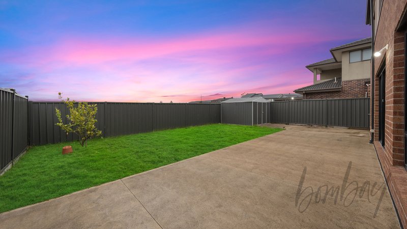 Photo - 27 Manorwood Crescent, Wollert VIC 3750 - Image 19