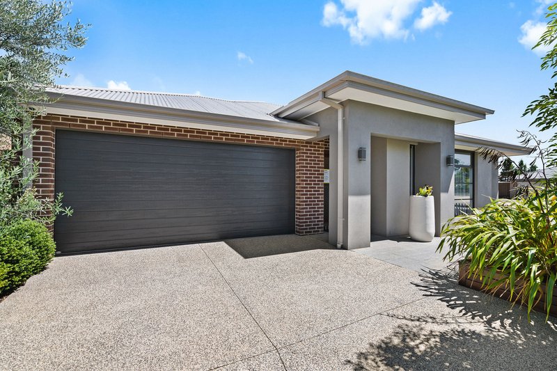 27 Manzeene Avenue, Lara VIC 3212