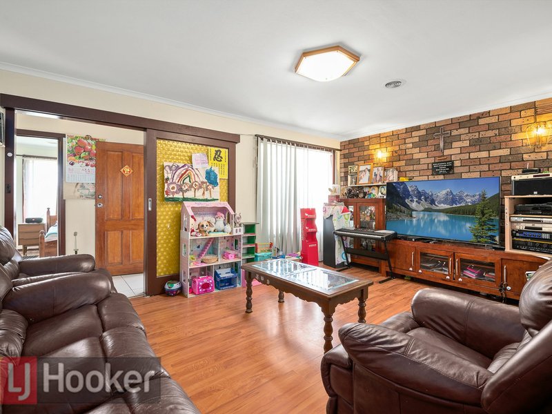 Photo - 27 Martin Street, Springvale South VIC 3172 - Image 2