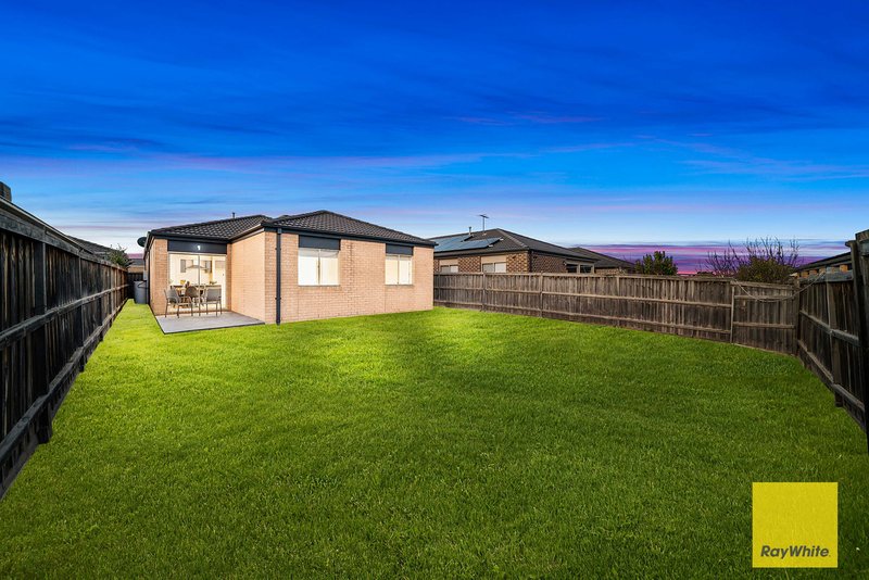 Photo - 27 Mazel Drive, Tarneit VIC 3029 - Image 19