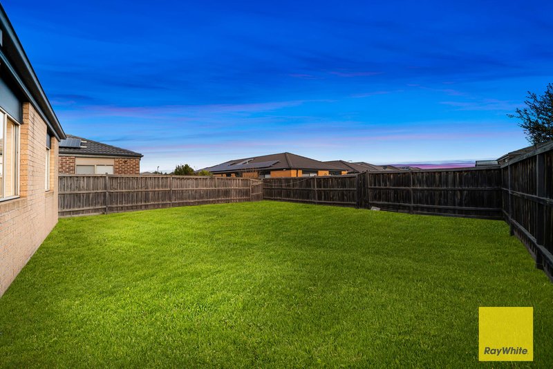 Photo - 27 Mazel Drive, Tarneit VIC 3029 - Image 20