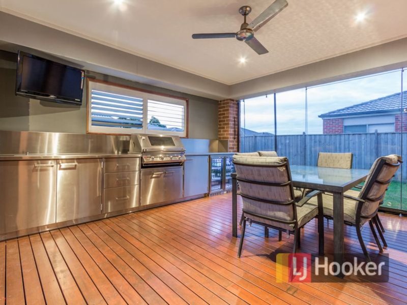 Photo - 27 Mccallum Drive, Cranbourne East VIC 3977 - Image 3