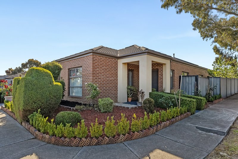 Photo - 27 Midland Way, Craigieburn VIC 3064 - Image 2