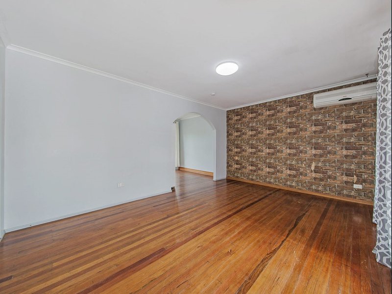 Photo - 27 Minoa Street, Woodridge QLD 4114 - Image 3