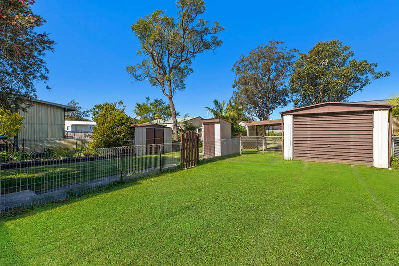 Photo - 27 Mirreen Avenue, Davistown NSW 2251 - Image 6