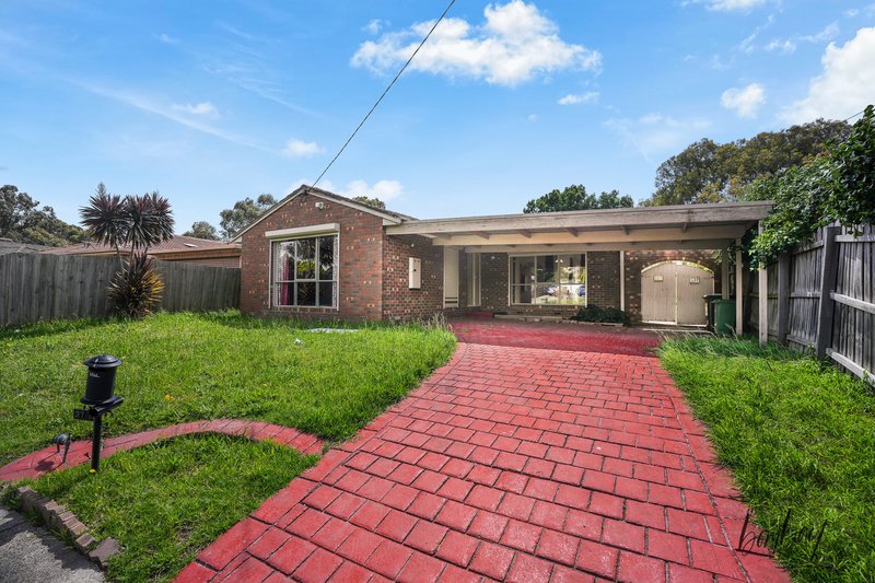 Photo - 27 Mitford Crescent, Craigieburn VIC 3064 - Image 2