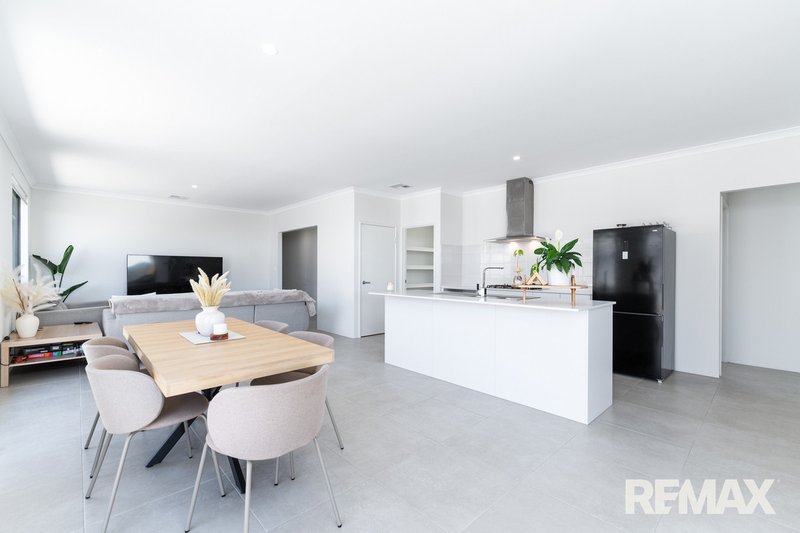 Photo - 27 Modernism Avenue, Alkimos WA 6038 - Image 2