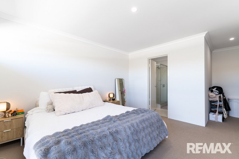 Photo - 27 Modernism Avenue, Alkimos WA 6038 - Image 4