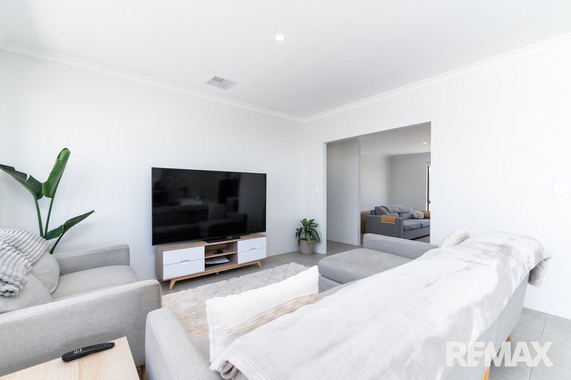 Photo - 27 Modernism Avenue, Alkimos WA 6038 - Image 10