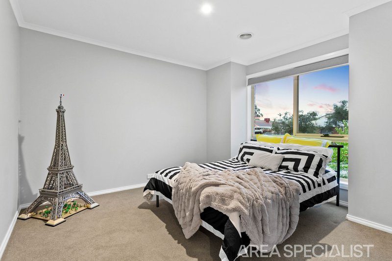 Photo - 27 Monique Drive, Langwarrin VIC 3910 - Image 14