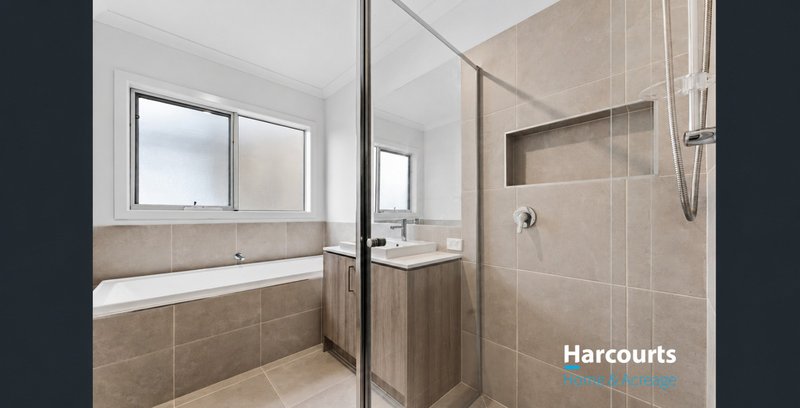Photo - 27 Monocot Avenue, Clyde North VIC 3978 - Image 4