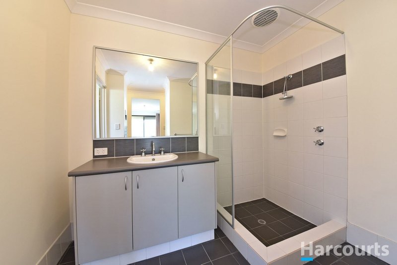 Photo - 27 Montane Turn, Banksia Grove WA 6031 - Image 4