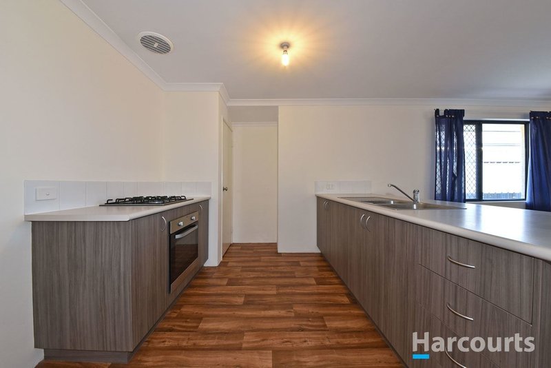 Photo - 27 Montane Turn, Banksia Grove WA 6031 - Image 6