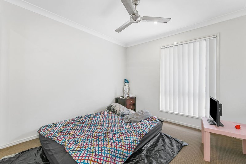 Photo - 27 Montree Circuit, Kallangur QLD 4503 - Image 12