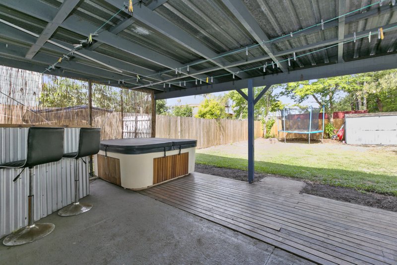 Photo - 27 Moon Street, Caboolture South QLD 4510 - Image 8