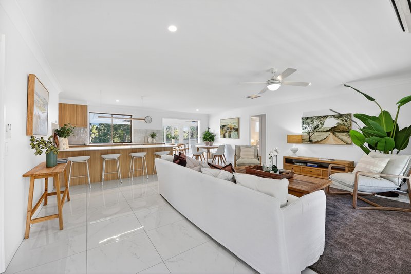 Photo - 27 Moonbeam Parade, Mudgeeraba QLD 4213 - Image 9