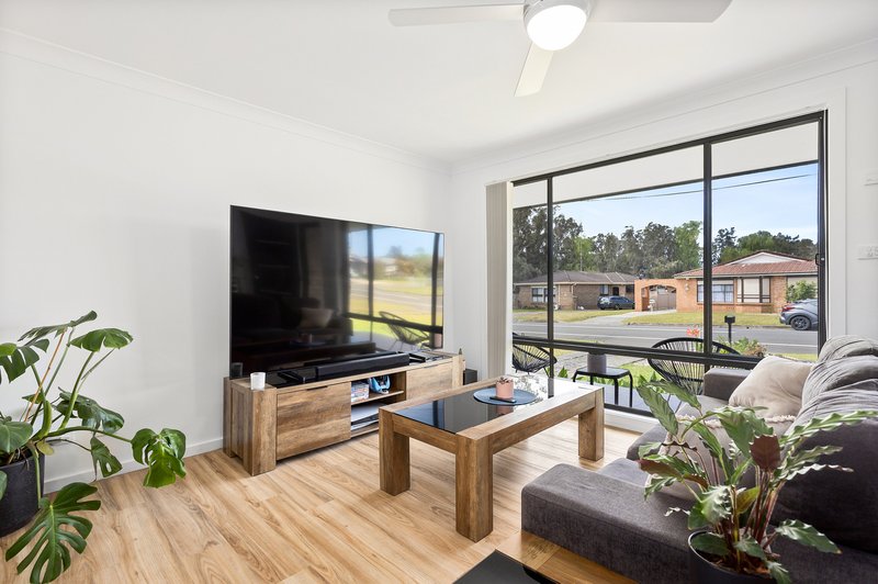 Photo - 27 Moore Street, Oak Flats NSW 2529 - Image 3