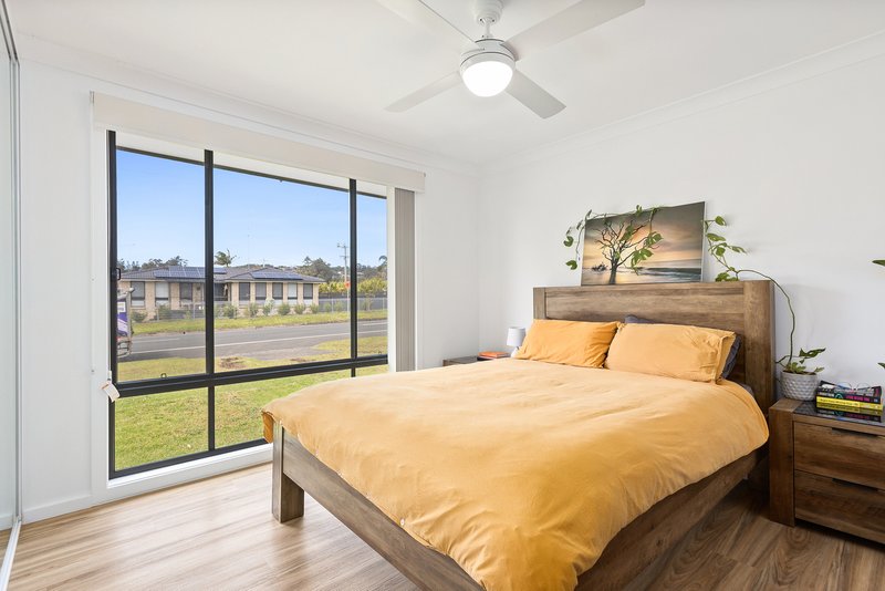 Photo - 27 Moore Street, Oak Flats NSW 2529 - Image 6