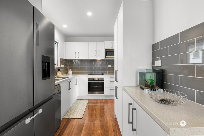 Photo - 27 Morden Road, Sunnybank Hills QLD 4109 - Image 6