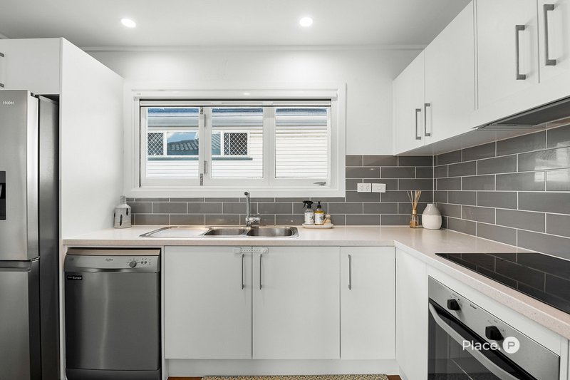 Photo - 27 Morden Road, Sunnybank Hills QLD 4109 - Image 7