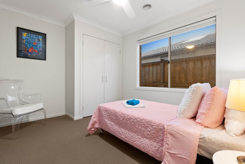 Photo - 27 Morgan Crescent, Werribee VIC 3030 - Image 8