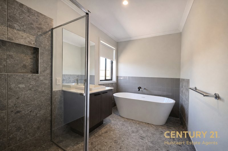 Photo - 27 Morningside Circuit, Armstrong Creek VIC 3217 - Image 9