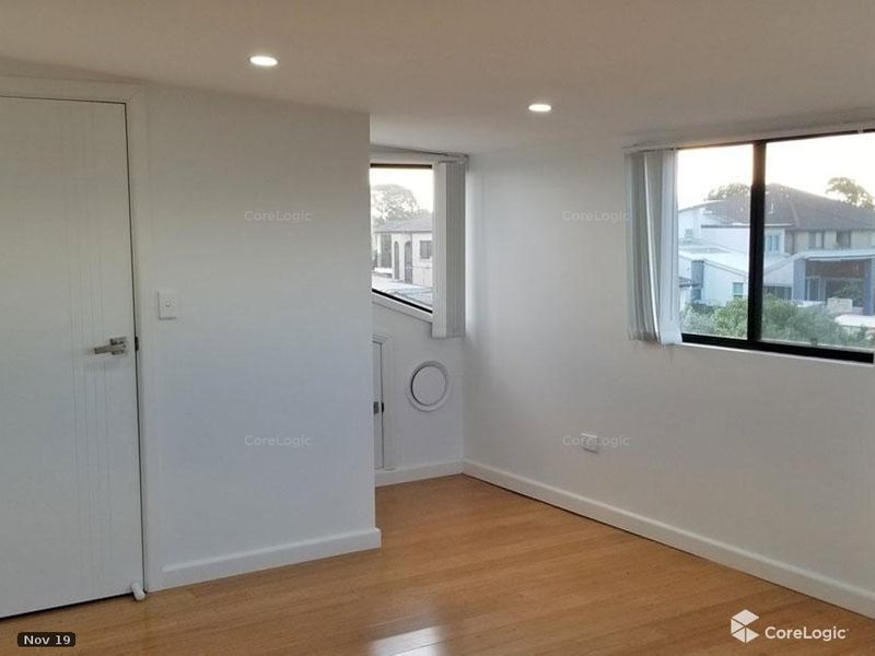 Photo - 27 Mount Avenue, Roselands NSW 2196 - Image 6