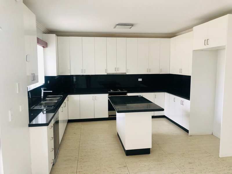 Photo - 27 Mount Avenue, Roselands NSW 2196 - Image 10