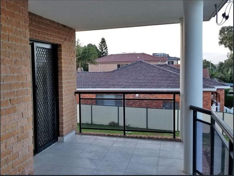 Photo - 27 Mount Avenue, Roselands NSW 2196 - Image 11
