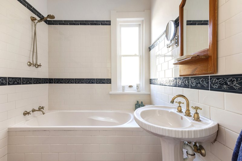 Photo - 27 Mount Pleasant Avenue, Normanhurst NSW 2076 - Image 8