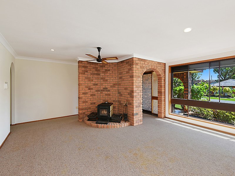 Photo - 27 Muraban Road, Summerland Point NSW 2259 - Image 8