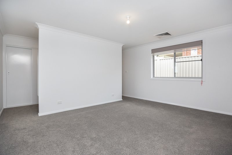 Photo - 27 Mustang Close, Tamworth NSW 2340 - Image 5