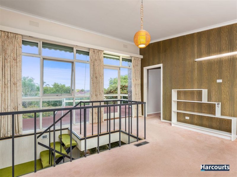 Photo - 27 Myers Avenue, Glen Waverley VIC 3150 - Image 7