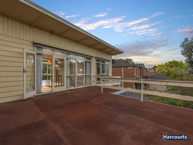 Photo - 27 Myers Avenue, Glen Waverley VIC 3150 - Image 11