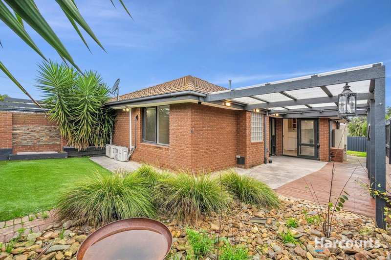 Photo - 27 Nanworen Crescent, Bell Park VIC 3215 - Image 1